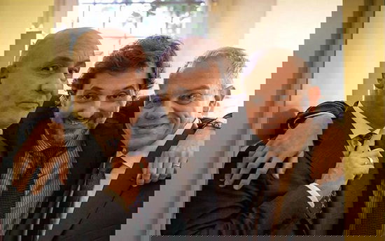 Striscia La Notizia dal 22 settembre 2014 con Leonardo Pieraccioni e Maurizio Battista: e la satira? preview