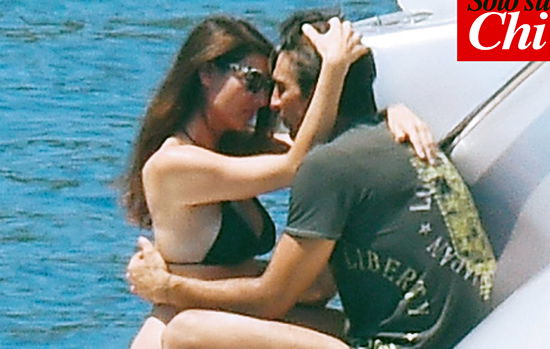 Gigi Buffon e Ilaria D’Amico ultimi giorni in Grecia e visita in una chiesetta del paese: già voglia di nozze? – FOTO preview