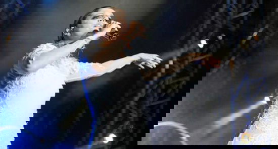 Emma Marrone e lo show all’Arena su RaiUno: “Vorrei essere il Papa per fare sposare gli omosessuali” preview