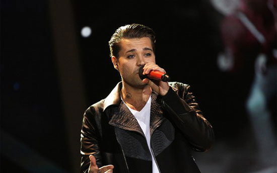 X Factor 8, primo live show: eliminato Diluvio, Arisa commenta su Facebook article-post