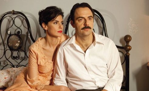 Questo nostro amore ’70, da stasera su RaiUno con Anna Valle e Neri Marcorè article-post