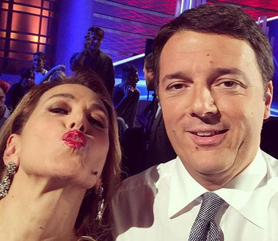 Tv Talk, anticipazioni 25 ottobre: Barbara d’Urso e l’intervista a Renzi, La Pina e Emiliano Pepe, focus su Suor Cristina preview