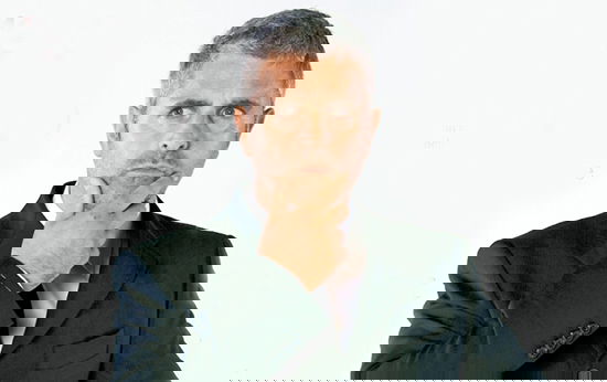 Le Iene Show, lascia Enrico Lucci uno dei volti storici del programma di Italia 1: passa a RaiDue preview