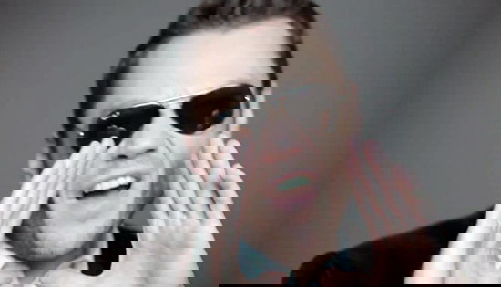 Sanremo 2015, Tiziano Ferro contro Emma Marrone ed Arisa: ‘Conti, licenziale, facciamo le cose per bene!’ preview