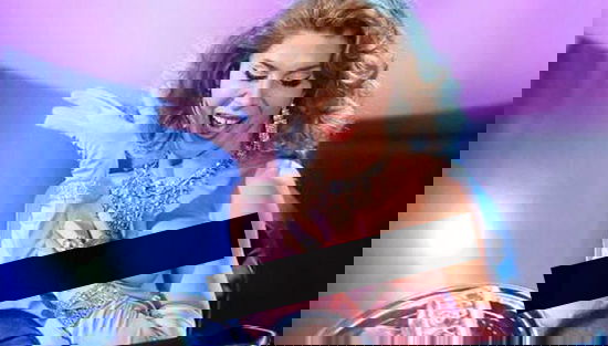 Veronica Maya via dalla Rai ora ad Agon Channel: l’incidente a Tale e Quale le ha chiuso le porte? article-post