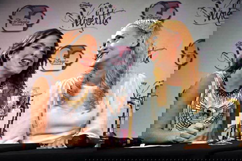 Martina Stoessel e Mercedes Lambre da Violetta a Gulp Music, puntata di oggi sabato 7 febbraio 2015 preview