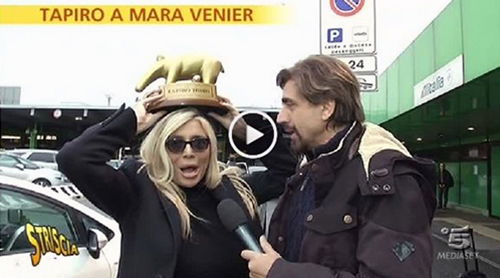 Isola dei Famosi 2015 e Tapiro d’oro a Mara Venier: “Sono mortificata” – VIDEO preview