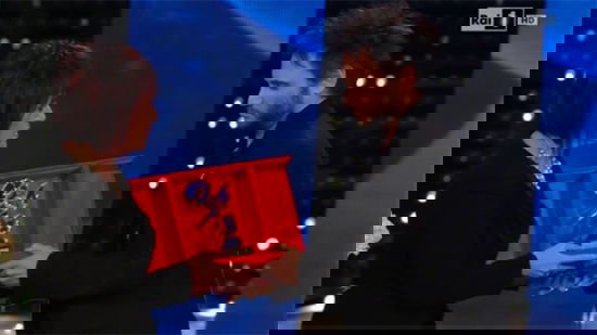 Sanremo 2015: terza puntata di Cover vinta da Nek con “Se telefonando” e la calma piatta article-post