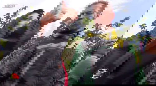 Isola dei Famosi 2015, Rocco Siffredi conteso tra Rachida e la Buccino: “Facciamo una cosa a tre” preview