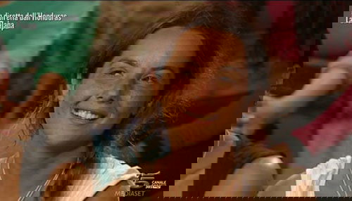 Isola dei Famosi 2015: Melissa P. replica alle critiche sull’acne, mette in riga Platinette e difende Cristina Buccino preview