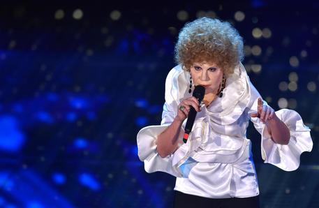 Amici 2015 anticipazioni: Virginia Raffaele nel cast del serale, intanto Ornella Vanoni l’accusa di volgarità article-post