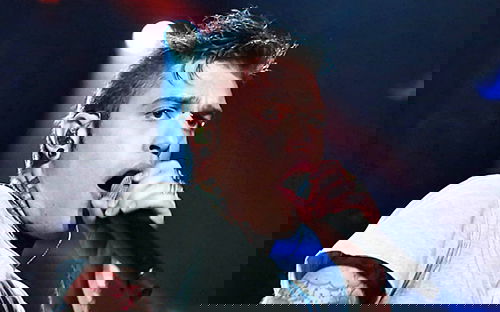 Fedez conduttore per una sera a Le Iene e ospite di Amici 2015: anticipazioni e dettagli preview