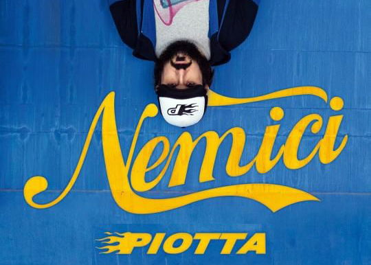 Piotta contro i talent show: ‘Marco Mengoni avrebbe sfondato uguale, Fedez incoerente, ho detto no all’Isola’ article-post