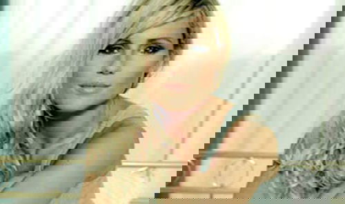 Michelle Hunziker e il futuro in tv: un talk stile Ellen DeGeneres, Striscia la Notizia e un progetto nel 2016 preview