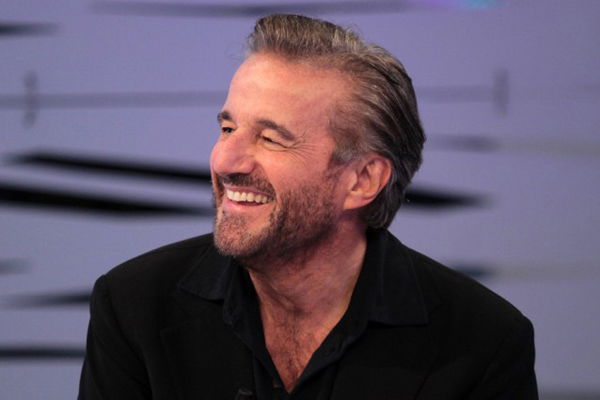 Christian De Sica lascia Tale e Quale Show e passa a Striscia la Notizia: ecco perché article-post