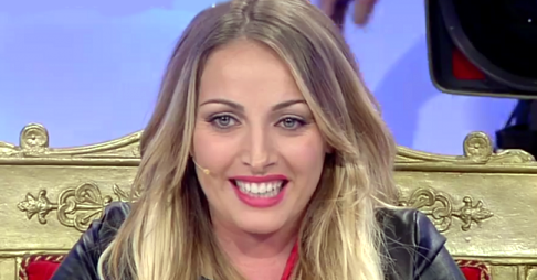 Rossella Intellicato, dal Grande Fratello 14 a Uomini e Donne: ‘Non sono una vipera, gli attacchi di Tina non mi spaventano’ article-post