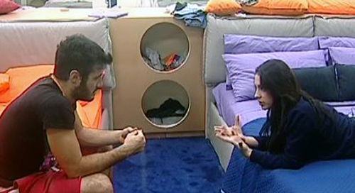 Gossip Grande Fratello 2015: Federica scopre il segreto di Simone e balla un lento con Alessandro preview