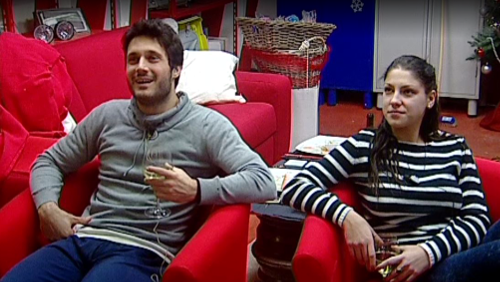 Gossip Grande Fratello 2015: Simone prova qualcosa per Federica? Abbracci e coccole in garage preview