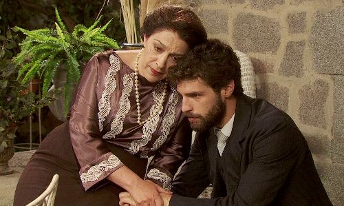 Anticipazioni Il Segreto, trame dal 28 al 30 dicembre 2015: Bosco in Villa incuriosisce tutto Puente Viejo preview