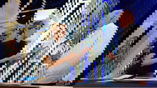 Callas, le anticipazioni: stasera 4 dicembre Dario Fo e Paola Cortellesi insieme, info streaming e replica preview