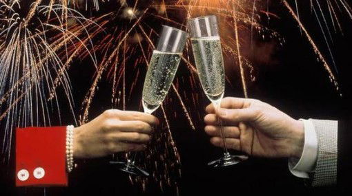 Ascolti Tv, 31 dicembre 2015: L’Anno che verrà a 5,5 mln contro Capodanno con Gigi D’Alessio fermo a 2,8 mln preview