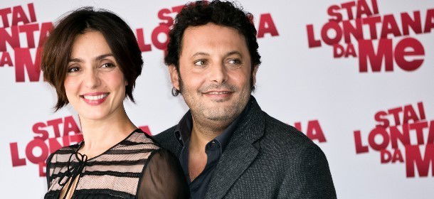 Ascolti Tv, 8 gennaio 2016: Stai lontana da me a 6,1 mln; La Grande Storia a 2,3 mln; Angeli a 1,8 mln article-post