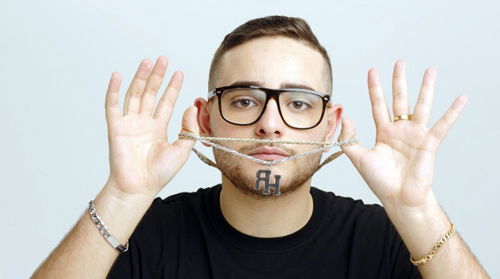 SANREMO 2016: Rocco Hunt con ‘Wake Up’ – TESTO e COVER preview