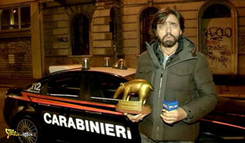 Belen Rodriguez rifiuta il Tapiro di Striscia la Notizia e chiama i Carabinieri: ecco cosa è successo article-post