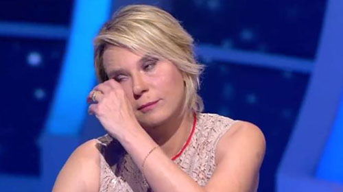 C’è Posta per Te: ultima puntata, vince negli ascolti e fa piangere Maria De Filippi article-post