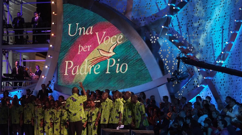 Una voce per Padre Pio, anticipazioni 23 luglio 2016: Chiara Grispo, Dolcenera, Dear Jack tra gli ospiti preview