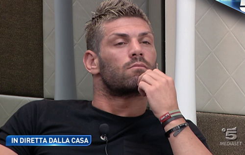 Grande Fratello Vip: dopo la battuta omofoba Clemente Russo in nomination, Giulia De Lellis incinta di Andrea Damante? preview