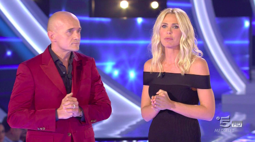 Grande Fratello Vip, news: Giulia De Lellis contro Alfonso Signorini e la produzione del reality – VIDEO article-post