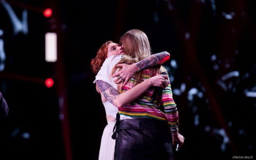 X Factor 2016, quinto Live del 24 novembre: chi è stato eliminato, doppia esibizione e ospiti preview