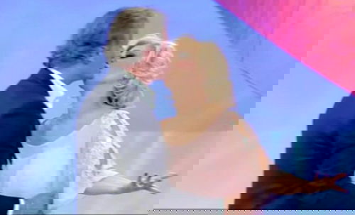 Maurizio Costanzo Show, anticipazioni 13/11: Ivana Trump, Tina Cipollari e Giorgio Manetti ospiti, info streaming preview