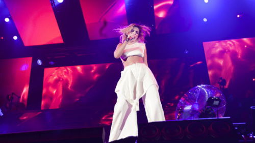 Emma Marrone, L’Adesso Tour in onda stasera su Canale 5: il concerto al Forum di Assago preview