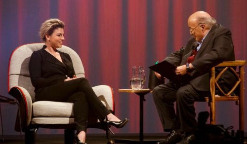 Emma Marrone, L’intervista di Maurizio Costanzo: la dolorosa malattia, la voglia di un figlio e… – VIDEO article-post
