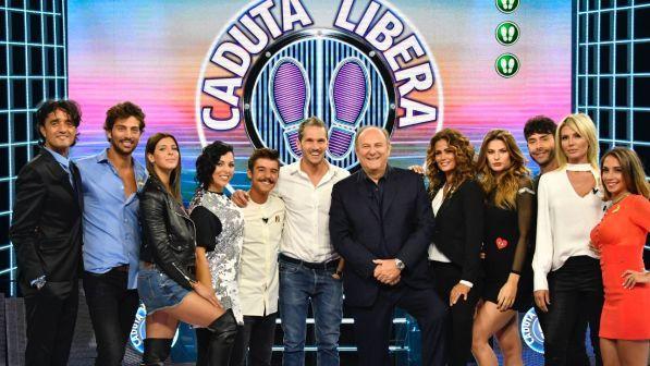 Caduta Libera, prima puntata oggi 30 aprile: con Gerry Scotti giocano gli ex naufraghi de L’Isola dei Famosi 2017 preview