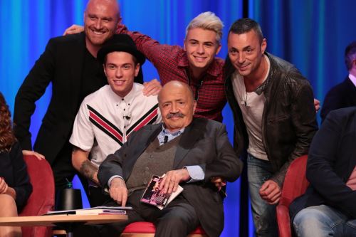Maurizio Costanzo Show, anticipazioni 18 maggio: Benji e Fede, Alex Britti e Claudio Amendola tra gli ospiti, info streaming preview