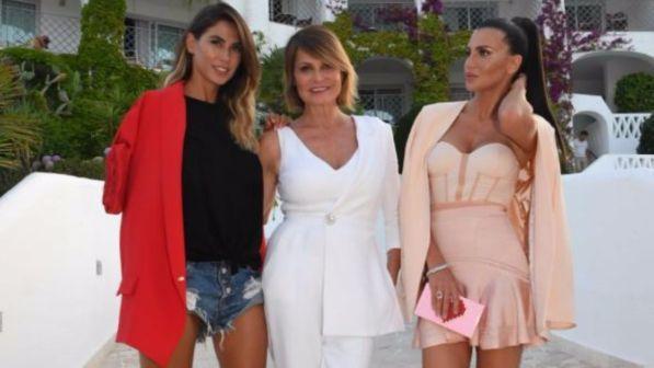 Simona Ventura ospite di #Estate: “Non sposo Gerò… Belen Rodriguez? E’ ancora innamorata di Stefano!” article-post