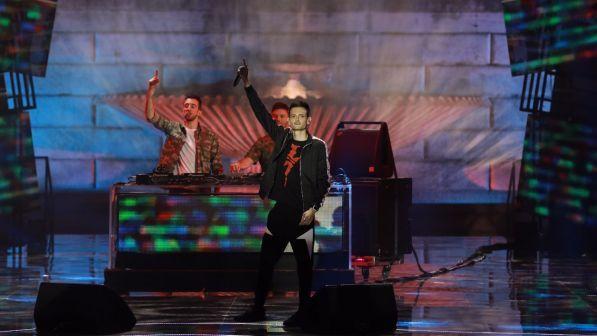 Wind Summer Festival 2017, anticipazioni stasera: ospiti ultima puntata, gara giovani tra I Desideri, Mahmood e Shade preview