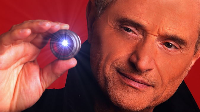 Amedeo Minghi, paura per il cantante: ricoverato dopo un malore, ecco come sta adesso article-post