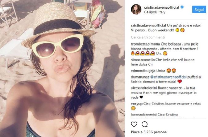 Cristina D’Avena, vacanza in Salento in splendida forma: le foto fanno impazzire i fan preview