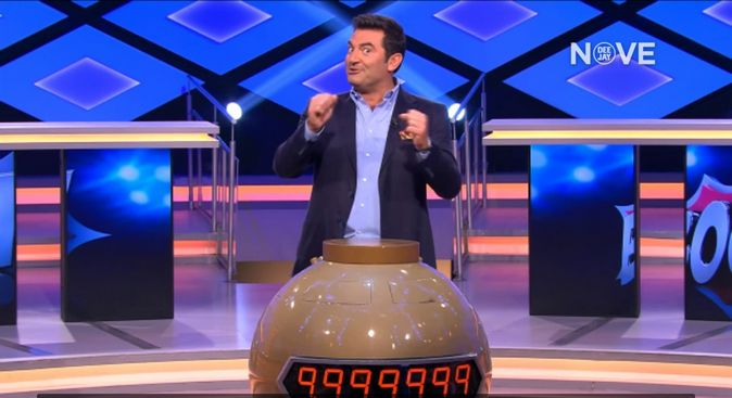 Nove, torna Boom con Max Giusti