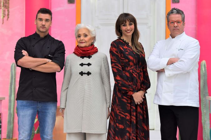 Bake Off Italia 2017, anticipazioni 3 novembre: verso la semifinale, tornano i finalisti delle precedenti edizioni, info streaming article-post