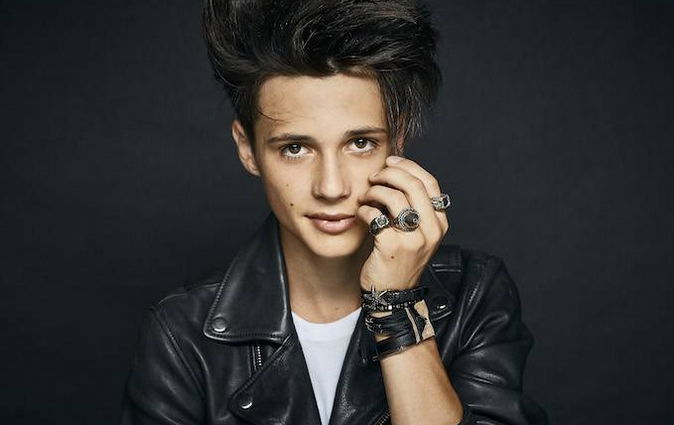 Thomas, il nuovo CD: il Bruno Mars italiano torna dopo Amici 16, le date dei concerti e gli instore tour article-post