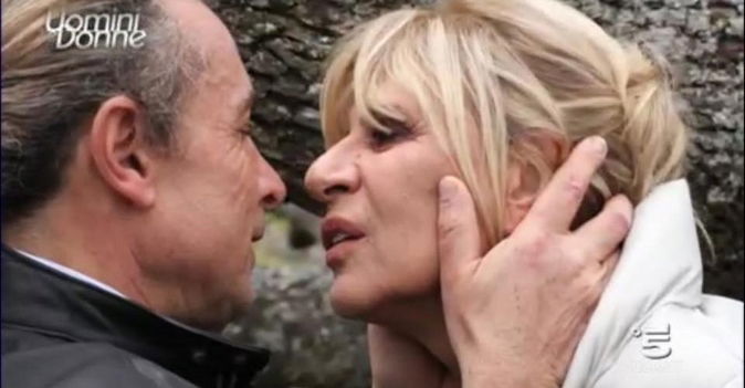 Anticipazioni Uomini e Donne, trono over: Gemma Galgani bacia un altro e dimentica Marco Firpo article-post