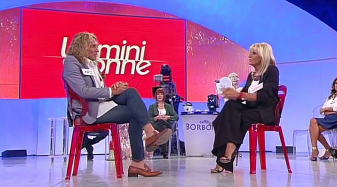 Uomini e Donne Over, Marco si confronta con Gemma: “Lei mi piace tantissimo, so cosa prova…” preview