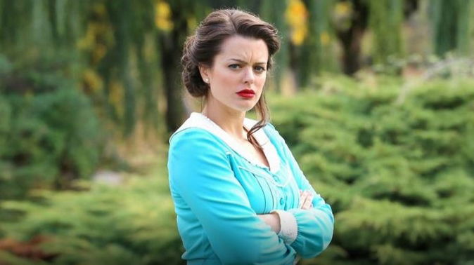 Il Segreto, anticipazioni dal 3 al 9 settembre: Sol è morta, la fiala di cianuro trovata da Alfonso preview