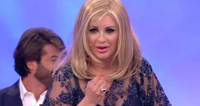 Uomini e Donne, Tina Cipollari ritrova il suo ex fidanzato durante la registrazione del trono over preview