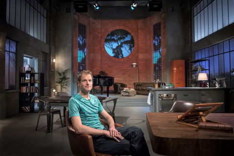 La Confessione, da stasera su Nove: Peter Gomez intervista Emilio Fede, Alex Schwazer, Lele Mora e Vittoria Schisano preview